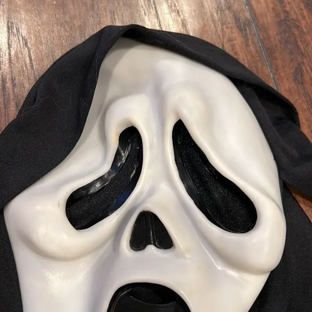 vtg scream ghost face easter unlimited glow in the dark mask in GUC
